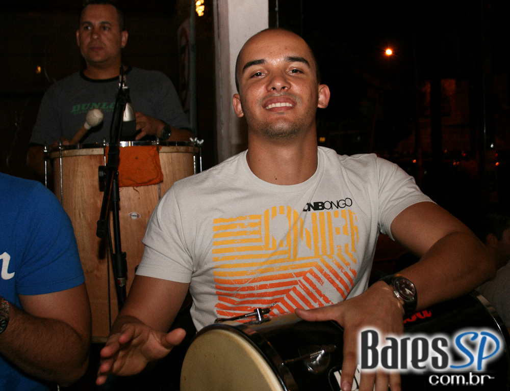 Happy Hour no Liverpool Bar Happy Hour no Liverpool Bar