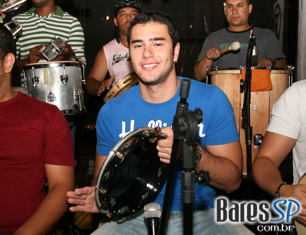 Happy Hour no Liverpool Bar Happy Hour no Liverpool Bar