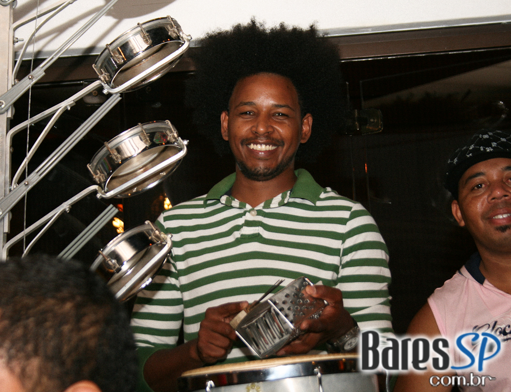 Happy Hour no Liverpool Bar Happy Hour no Liverpool Bar