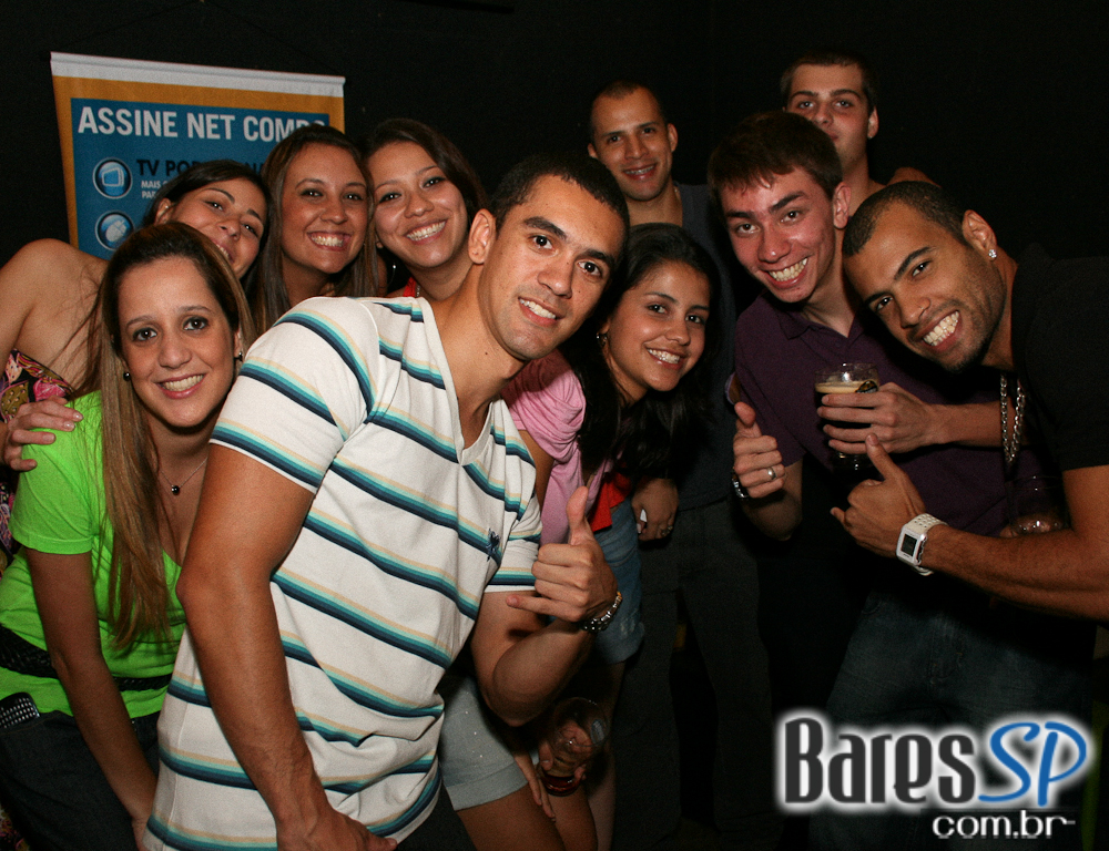 Happy Hour no Liverpool Bar Happy Hour no Liverpool Bar