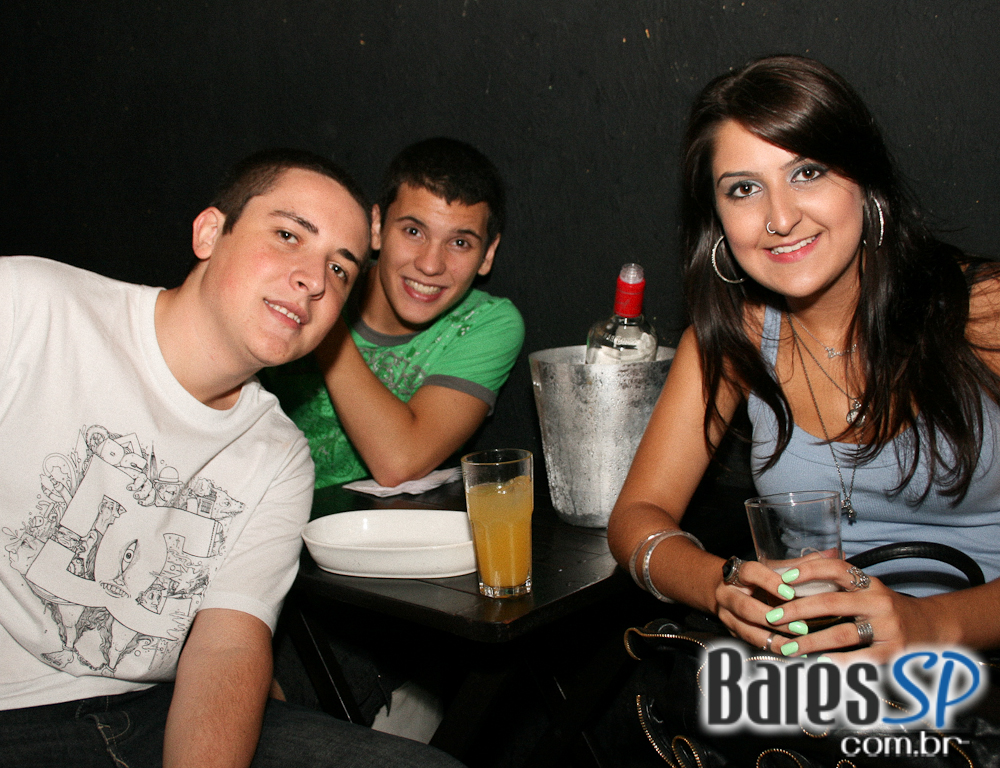 Happy Hour no Liverpool Bar Happy Hour no Liverpool Bar