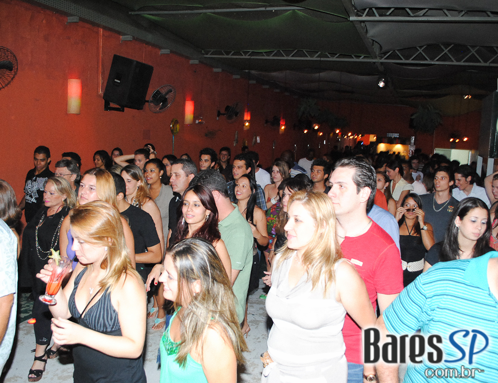 KELLY MOORE E BANDA, DJ RENNÊ, PROF. ZÉ MARIO E DOUBLE CAIPIRY KELLY MOORE E BANDA, DJ RENNÊ, PROF. ZÉ MARIO E DOUBLE CAIPIRY