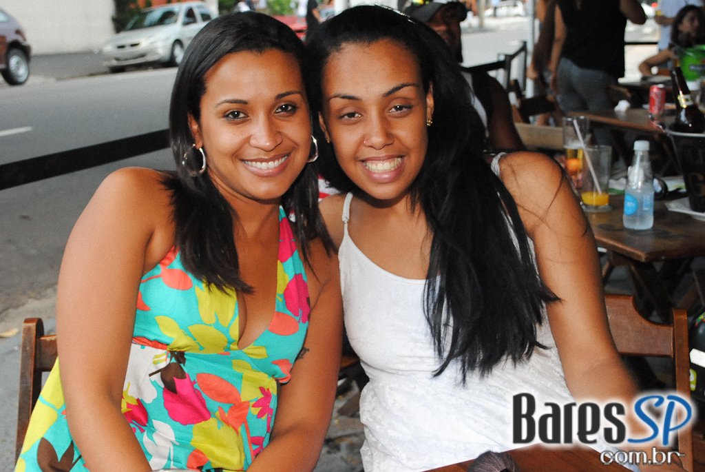 Grupo Sensação leva os sucessos do pagode ao Bar Favela Vila Olímpia Grupo Sensação leva os sucessos do pagode ao Bar Favela Vila Olímpia