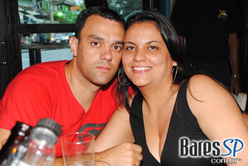 Grupo Sensação leva os sucessos do pagode ao Bar Favela Vila Olímpia Grupo Sensação leva os sucessos do pagode ao Bar Favela Vila Olímpia