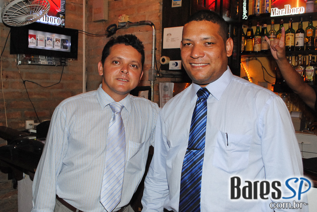 Grupo Sensação leva os sucessos do pagode ao Bar Favela Vila Olímpia Grupo Sensação leva os sucessos do pagode ao Bar Favela Vila Olímpia