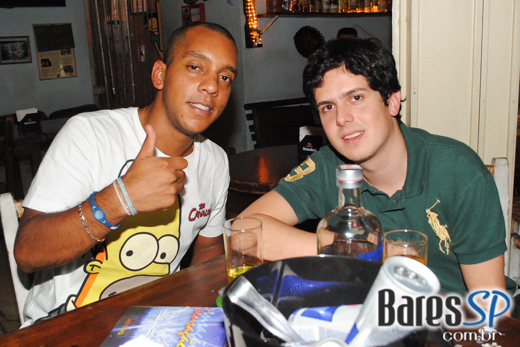 Grupo Sensação leva os sucessos do pagode ao Bar Favela Vila Olímpia Grupo Sensação leva os sucessos do pagode ao Bar Favela Vila Olímpia