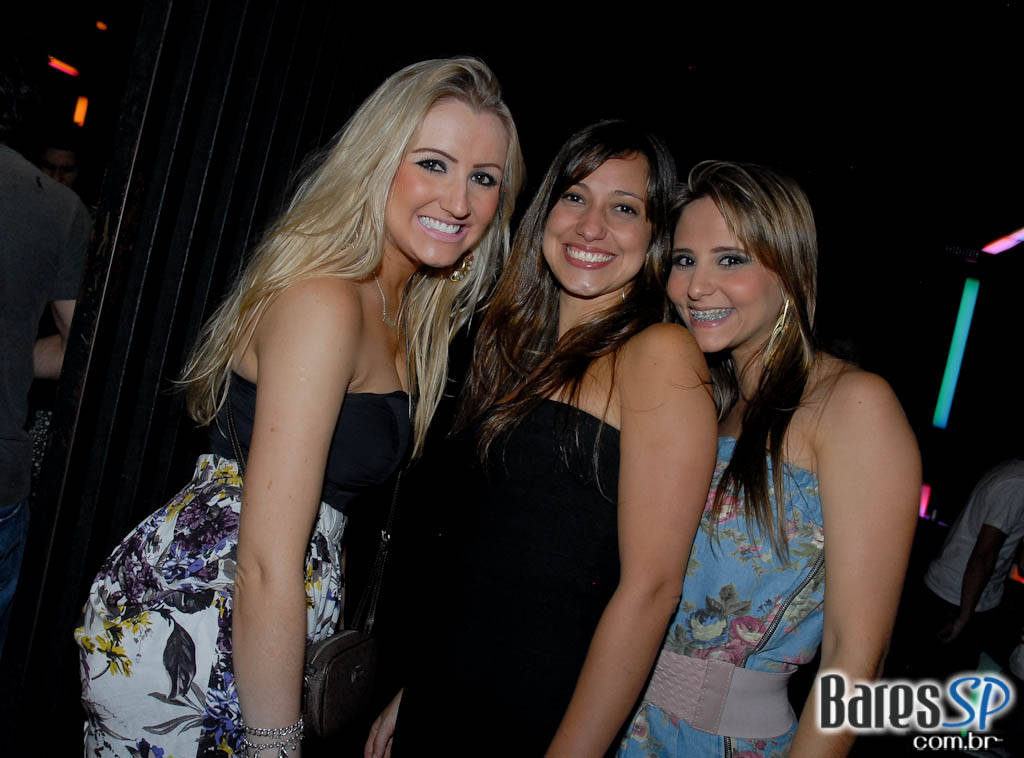 D-Edge Moving nesta quinta com gringos em dose tripla D-Edge Moving nesta quinta com gringos em dose tripla