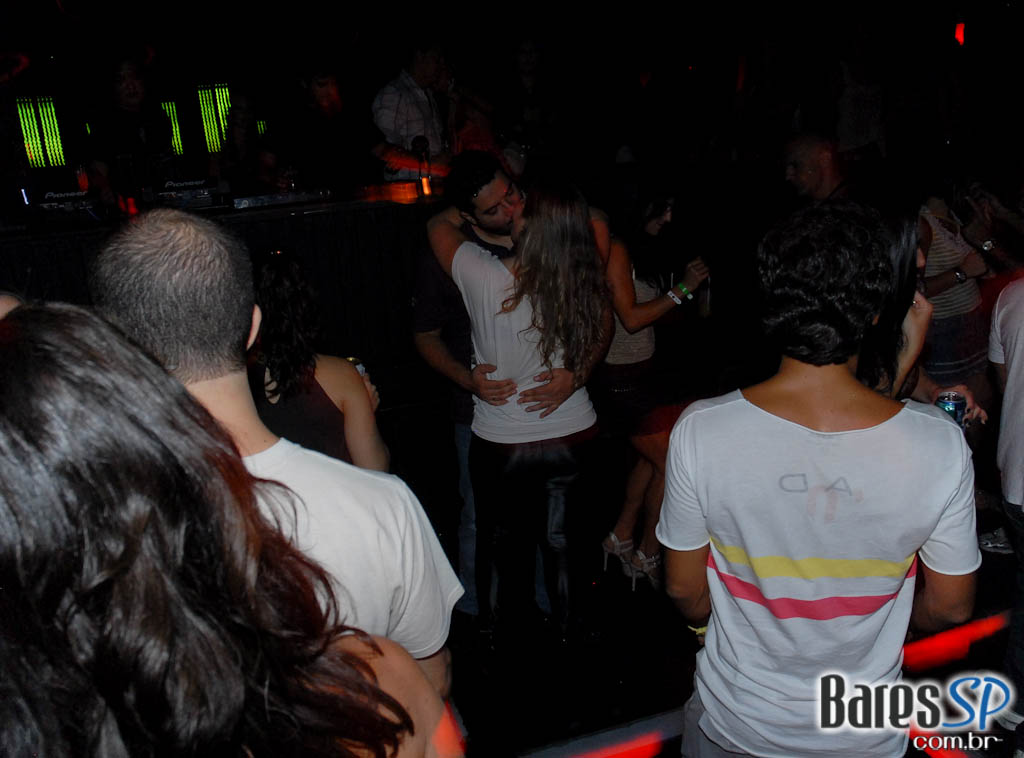 D-Edge Moving nesta quinta com gringos em dose tripla D-Edge Moving nesta quinta com gringos em dose tripla