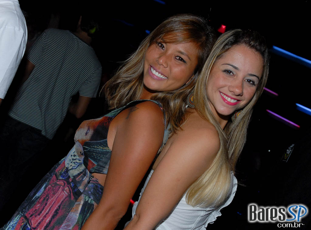 D-Edge Moving nesta quinta com gringos em dose tripla D-Edge Moving nesta quinta com gringos em dose tripla