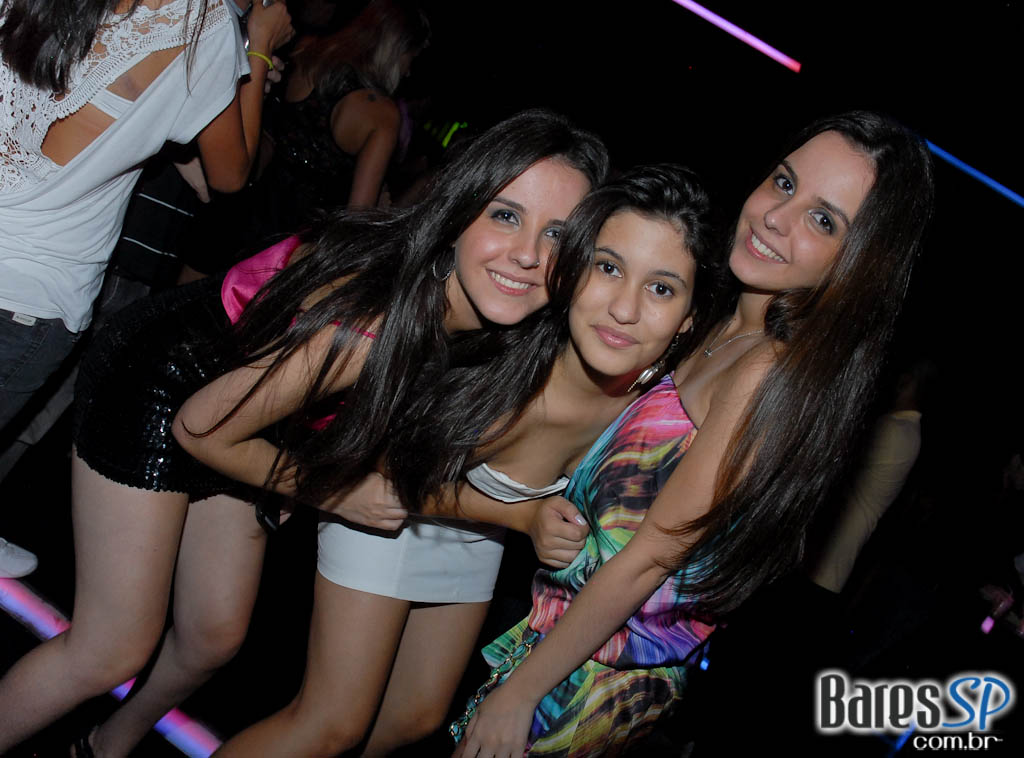 D-Edge Moving nesta quinta com gringos em dose tripla D-Edge Moving nesta quinta com gringos em dose tripla