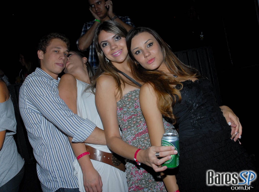 D-Edge Moving nesta quinta com gringos em dose tripla D-Edge Moving nesta quinta com gringos em dose tripla