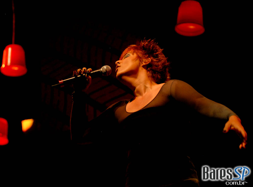 Isabella Taviani mostra repertório do novo álbum no Credicard Hall Isabella Taviani mostra repertório do novo álbum no Credicard Hall