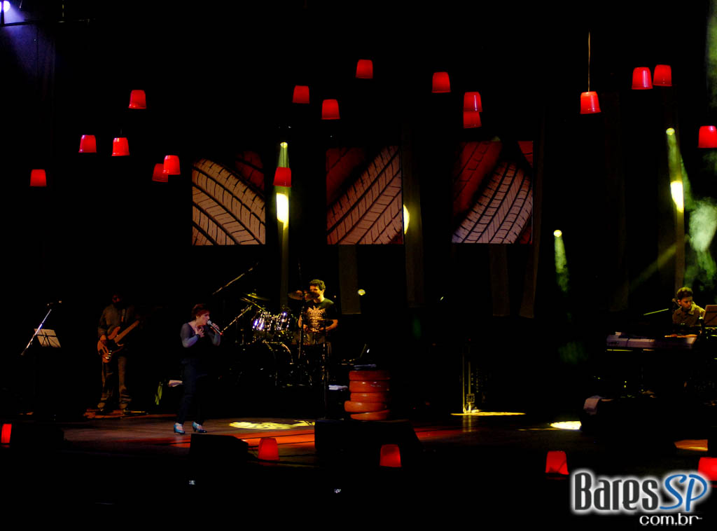 Isabella Taviani mostra repertório do novo álbum no Credicard Hall Isabella Taviani mostra repertório do novo álbum no Credicard Hall