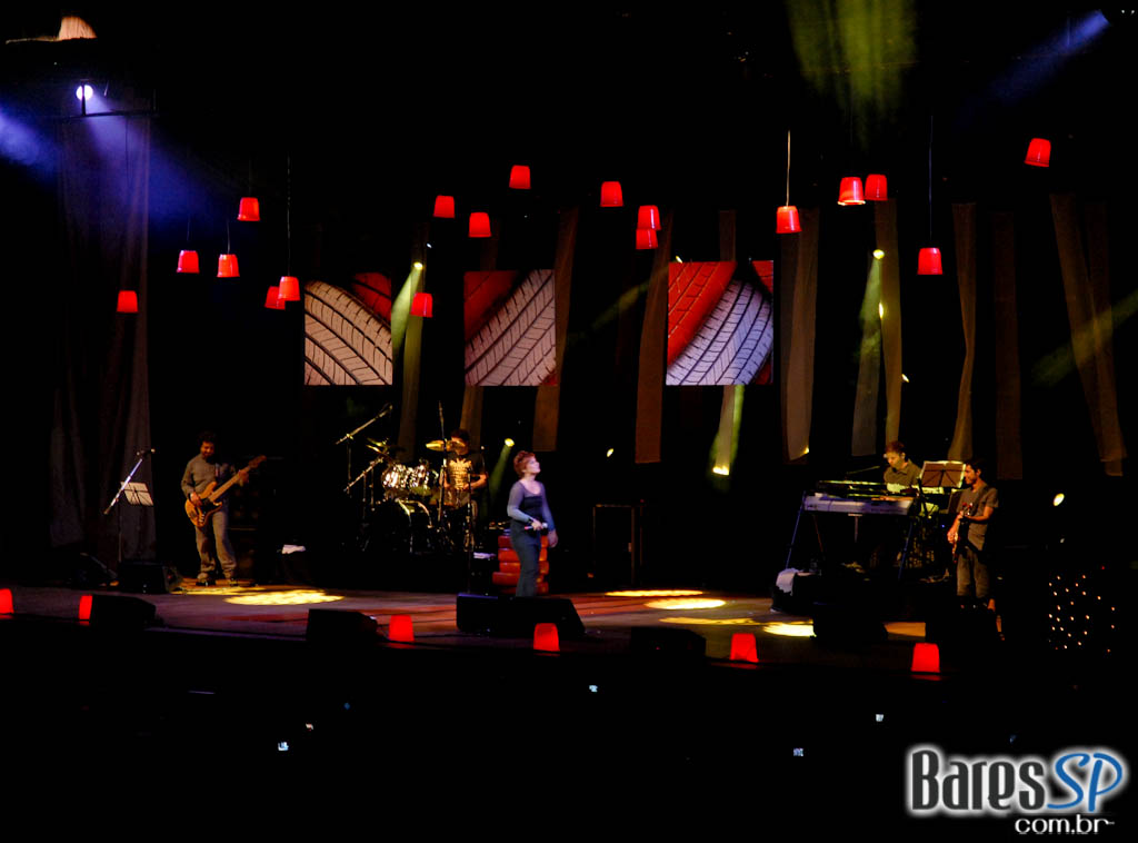 Isabella Taviani mostra repertório do novo álbum no Credicard Hall Isabella Taviani mostra repertório do novo álbum no Credicard Hall
