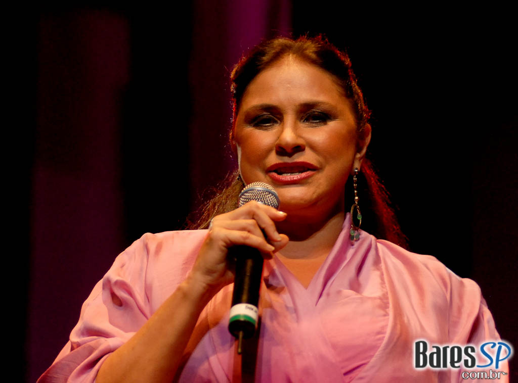 Isabella Taviani mostra repertório do novo álbum no Credicard Hall Isabella Taviani mostra repertório do novo álbum no Credicard Hall