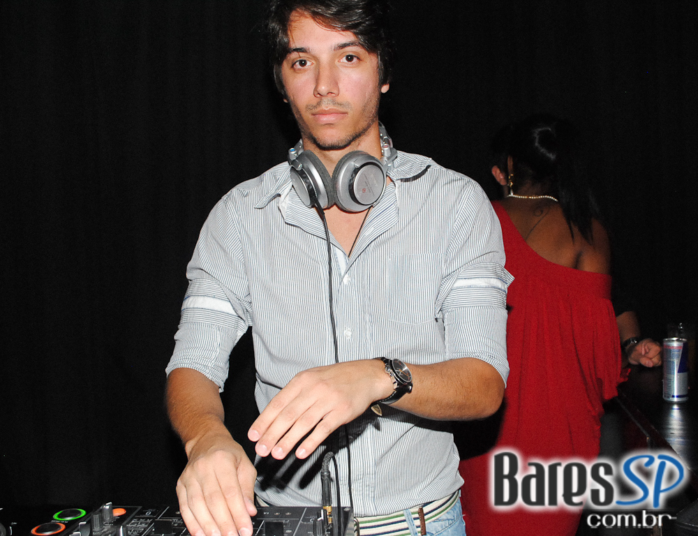 Café de La Musique agita a noite com as últimas novidades das pistas Café de La Musique agita a noite com as últimas novidades das pistas