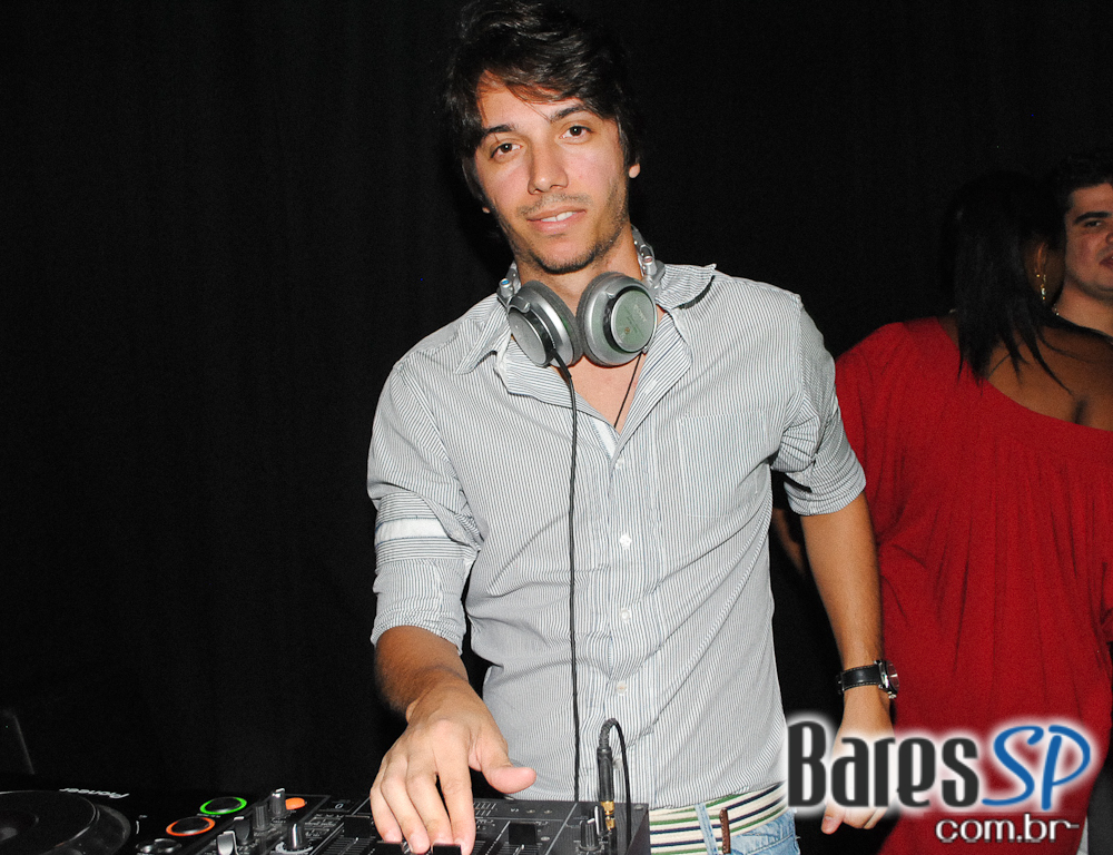 Café de La Musique agita a noite com as últimas novidades das pistas Café de La Musique agita a noite com as últimas novidades das pistas