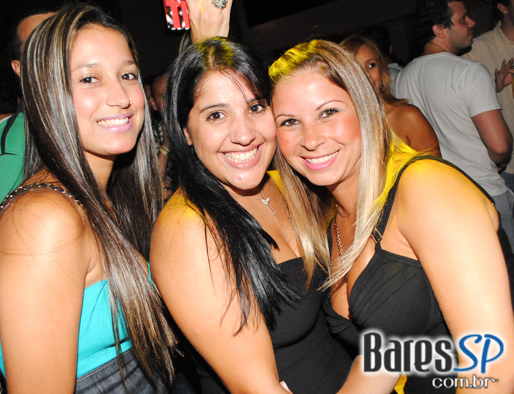 Café de La Musique agita a noite com as últimas novidades das pistas Café de La Musique agita a noite com as últimas novidades das pistas