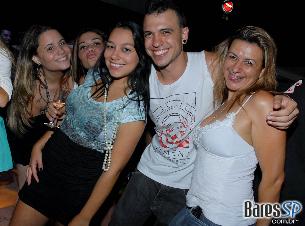 Tarde de Feijoada e Pagode e Noite com Sertanejo e Dj Rodrigo Ferro no Maevva Tarde de Feijoada e Pagode e Noite com Sertanejo e Dj Rodrigo Ferro no Maevva