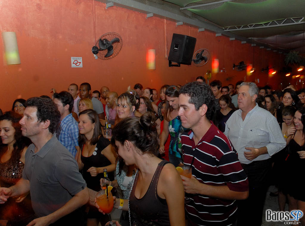 KELLY MOORE E BANDA, DJ RENNÊ E PROF. ZÉ MARIO KELLY MOORE E BANDA, DJ RENNÊ E PROF. ZÉ MARIO