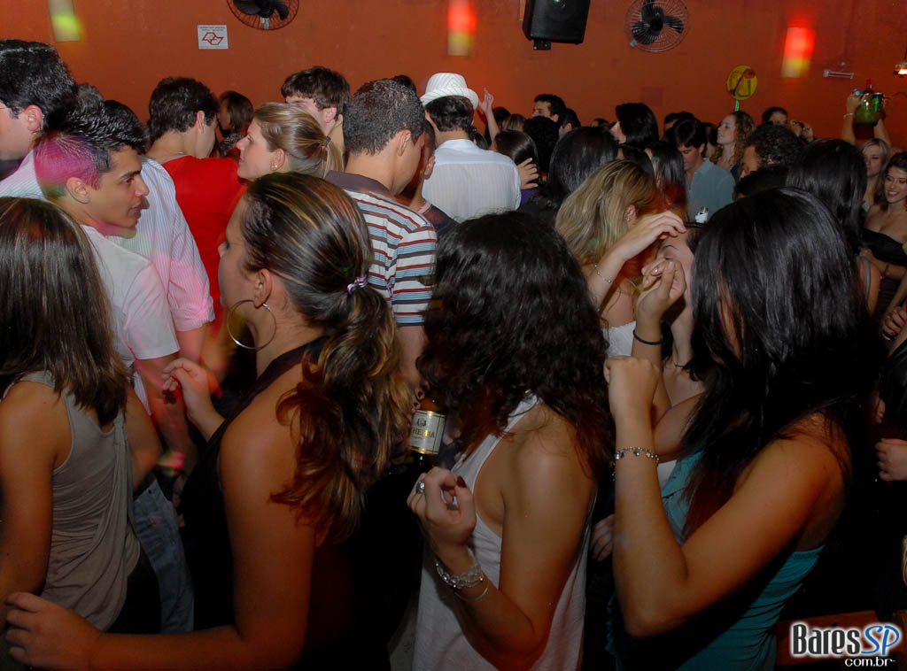 KELLY MOORE E BANDA, DJ RENNÊ E PROF. ZÉ MARIO KELLY MOORE E BANDA, DJ RENNÊ E PROF. ZÉ MARIO