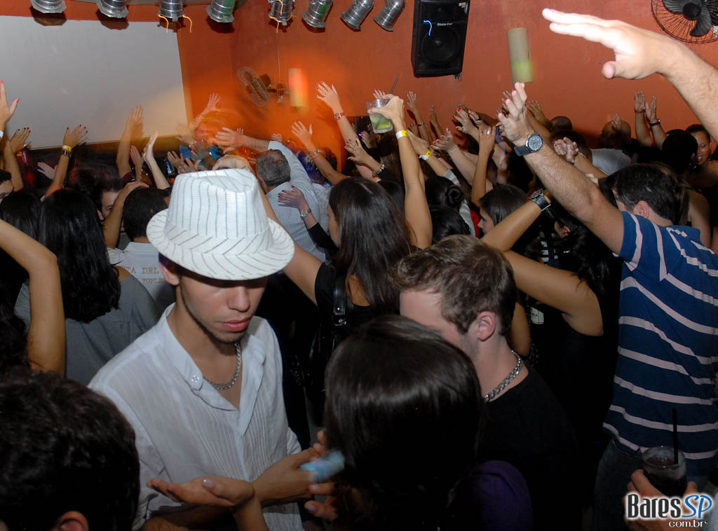 KELLY MOORE E BANDA, DJ RENNÊ E PROF. ZÉ MARIO KELLY MOORE E BANDA, DJ RENNÊ E PROF. ZÉ MARIO