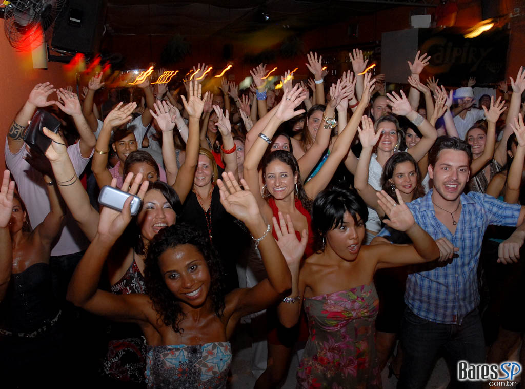 KELLY MOORE E BANDA, DJ RENNÊ E PROF. ZÉ MARIO KELLY MOORE E BANDA, DJ RENNÊ E PROF. ZÉ MARIO