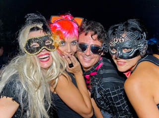 Pré-Carnaval com Trupe Chá de Boldo, Tulipa Ruiz e Cérebro Eletrônico no Studio SP