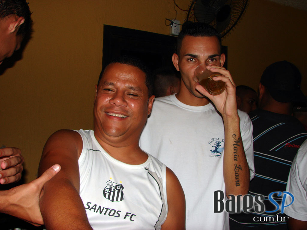 QUARTA-FEIRA VÉSPERA DE FERIADO no Capella Beer QUARTA-FEIRA VÉSPERA DE FERIADO no Capella Beer