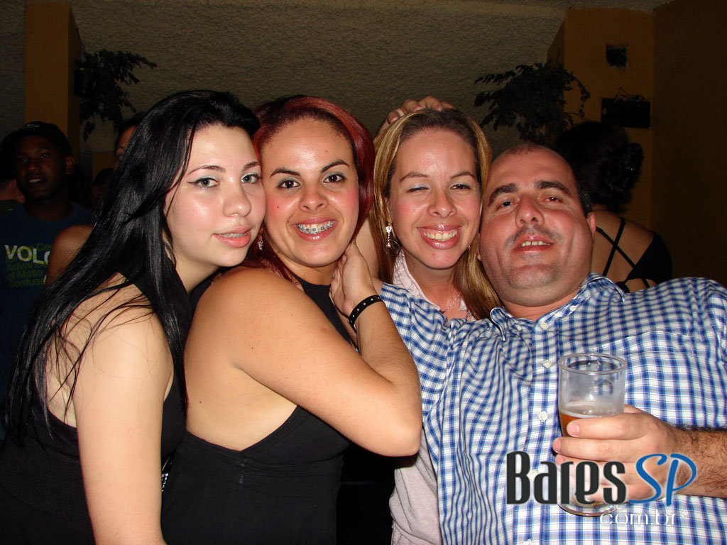 QUARTA-FEIRA VÉSPERA DE FERIADO no Capella Beer QUARTA-FEIRA VÉSPERA DE FERIADO no Capella Beer