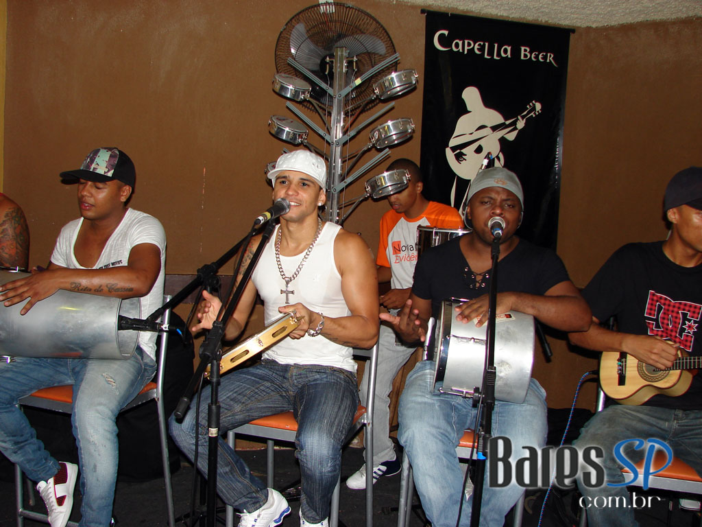 QUARTA-FEIRA VÉSPERA DE FERIADO no Capella Beer QUARTA-FEIRA VÉSPERA DE FERIADO no Capella Beer