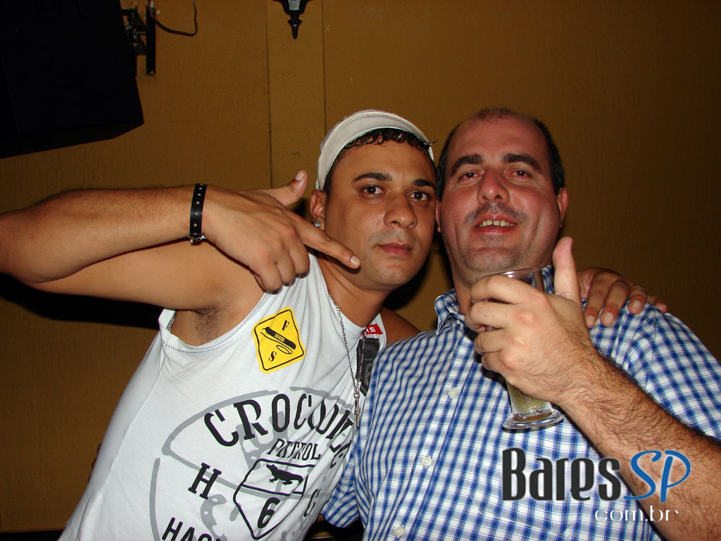 QUARTA-FEIRA VÉSPERA DE FERIADO no Capella Beer QUARTA-FEIRA VÉSPERA DE FERIADO no Capella Beer