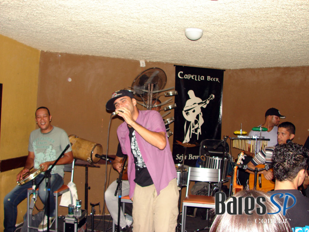 QUARTA-FEIRA VÉSPERA DE FERIADO no Capella Beer QUARTA-FEIRA VÉSPERA DE FERIADO no Capella Beer