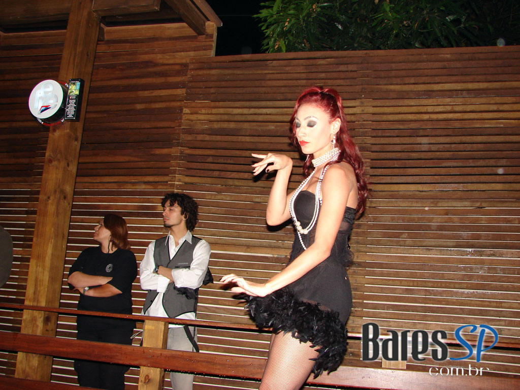 Cinco DJs dividem as pick-ups na Festa Sol y Luna da Pachá Cinco DJs dividem as pick-ups na Festa Sol y Luna da Pachá