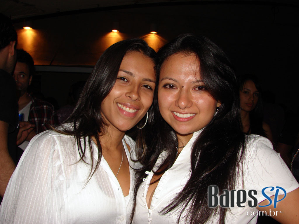 Cinco DJs dividem as pick-ups na Festa Sol y Luna da Pachá Cinco DJs dividem as pick-ups na Festa Sol y Luna da Pachá