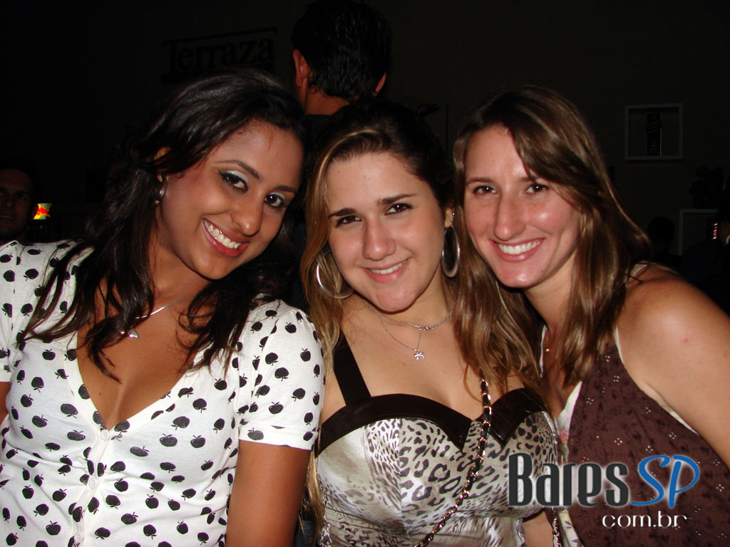 Cinco DJs dividem as pick-ups na Festa Sol y Luna da Pachá Cinco DJs dividem as pick-ups na Festa Sol y Luna da Pachá