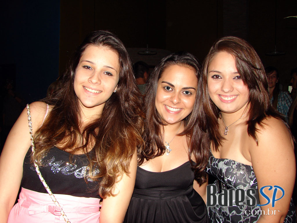 Cinco DJs dividem as pick-ups na Festa Sol y Luna da Pachá Cinco DJs dividem as pick-ups na Festa Sol y Luna da Pachá