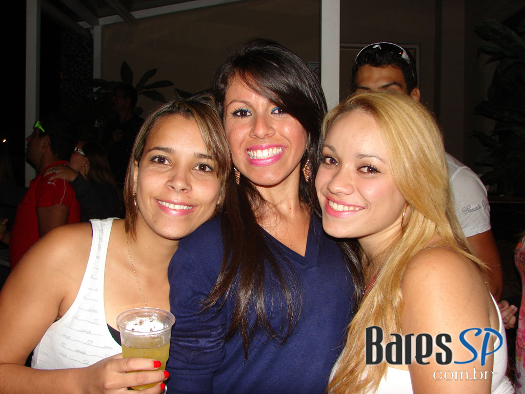 Cinco DJs dividem as pick-ups na Festa Sol y Luna da Pachá Cinco DJs dividem as pick-ups na Festa Sol y Luna da Pachá