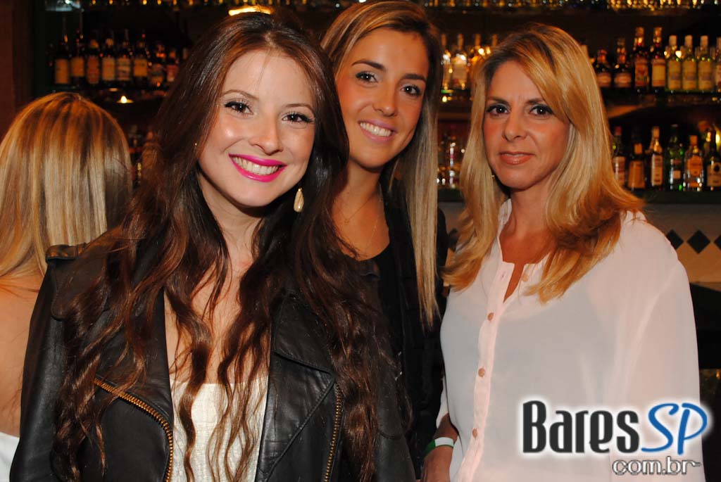 Bar Zé Bonito reabre as portas para o público em novo endereço Bar Zé Bonito reabre as portas para o público em novo endereço