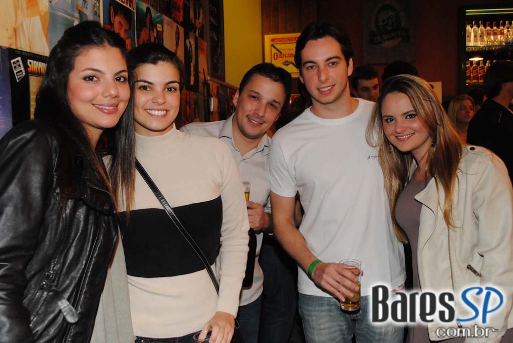 Bar Zé Bonito reabre as portas para o público em novo endereço Bar Zé Bonito reabre as portas para o público em novo endereço