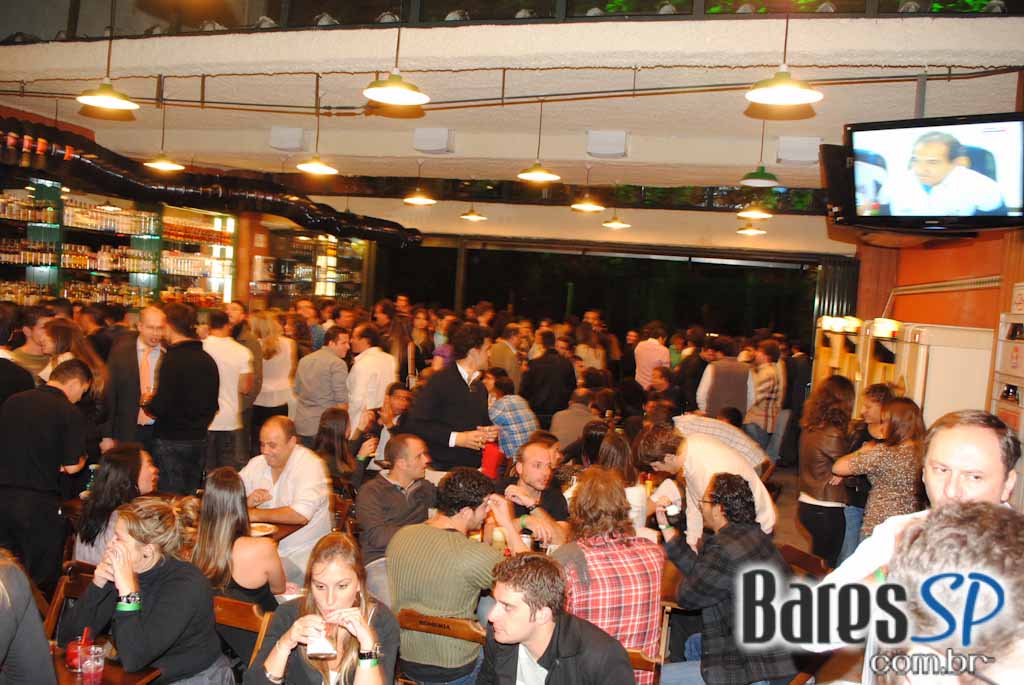 Bar Zé Bonito reabre as portas para o público em novo endereço Bar Zé Bonito reabre as portas para o público em novo endereço