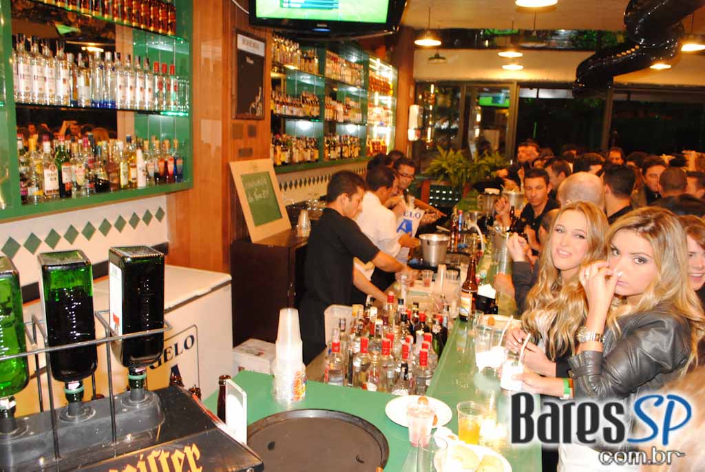 Bar Zé Bonito reabre as portas para o público em novo endereço Bar Zé Bonito reabre as portas para o público em novo endereço