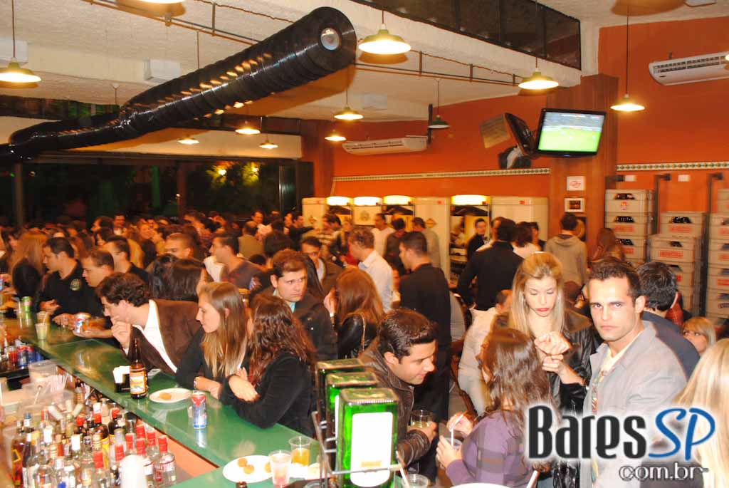 Bar Zé Bonito reabre as portas para o público em novo endereço Bar Zé Bonito reabre as portas para o público em novo endereço