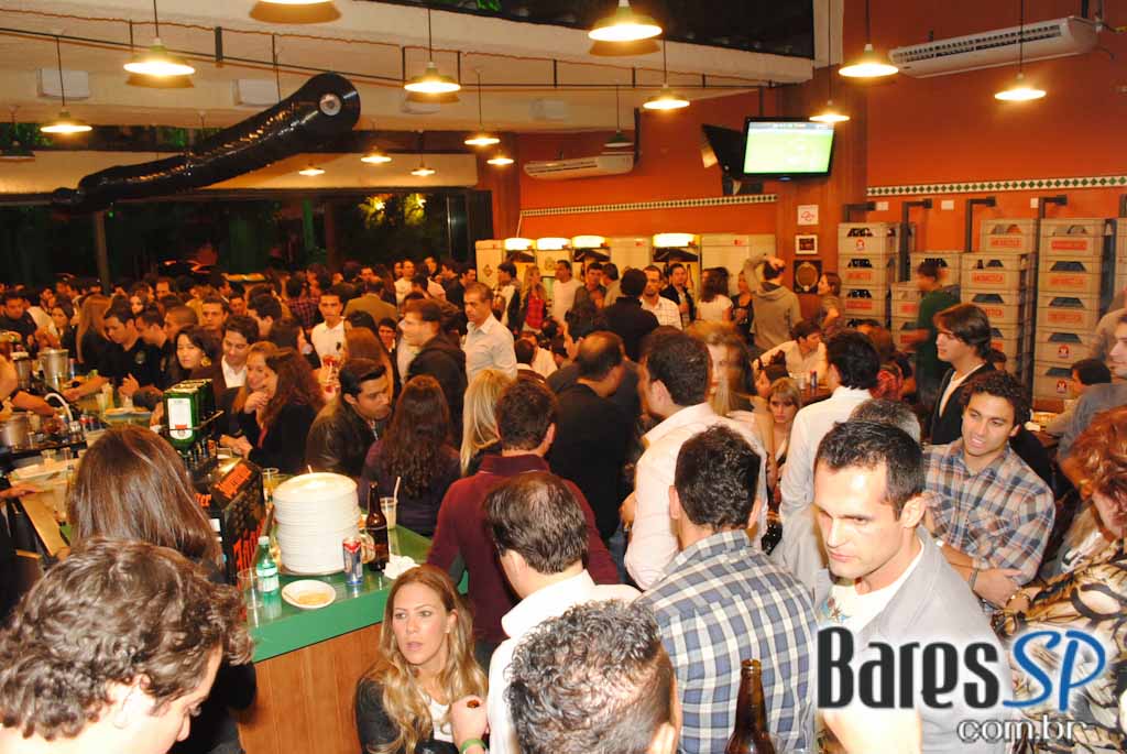 Bar Zé Bonito reabre as portas para o público em novo endereço Bar Zé Bonito reabre as portas para o público em novo endereço