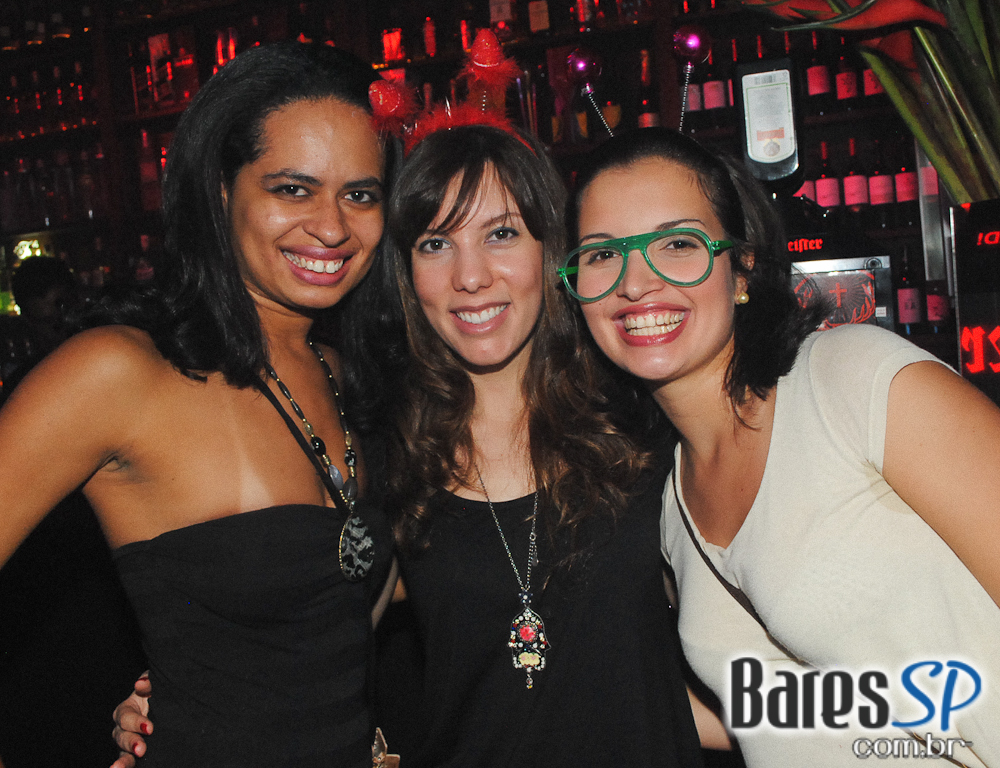 Saturday Night Fever no Akbar Lounge & Disco Saturday Night Fever no Akbar Lounge & Disco