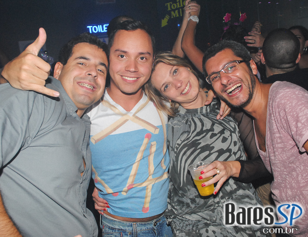 Saturday Night Fever no Akbar Lounge & Disco Saturday Night Fever no Akbar Lounge & Disco