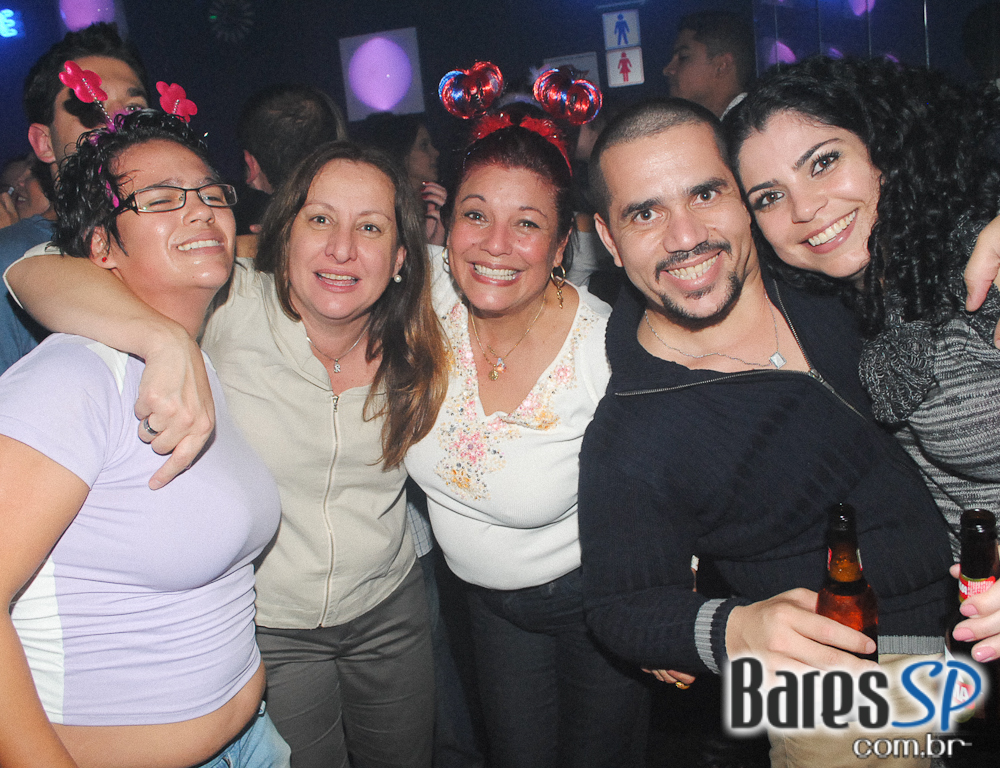 Saturday Night Fever no Akbar Lounge & Disco Saturday Night Fever no Akbar Lounge & Disco