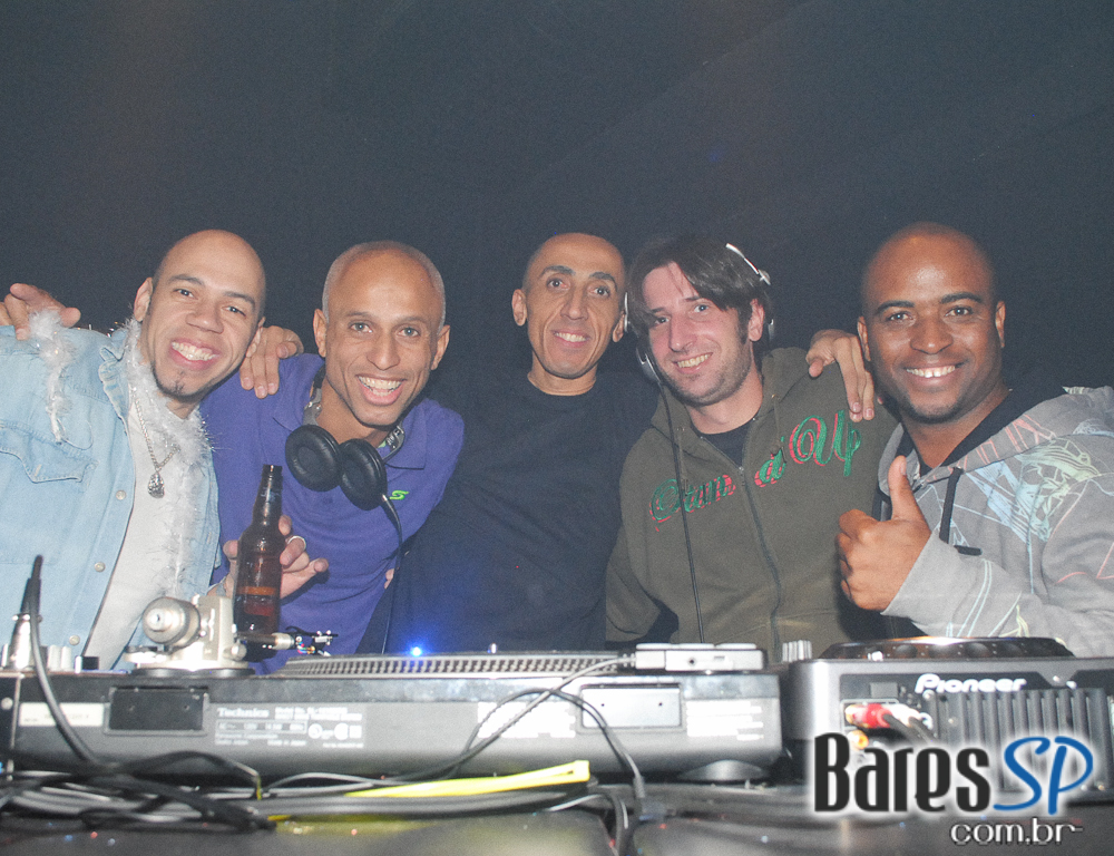 Saturday Night Fever no Akbar Lounge & Disco Saturday Night Fever no Akbar Lounge & Disco