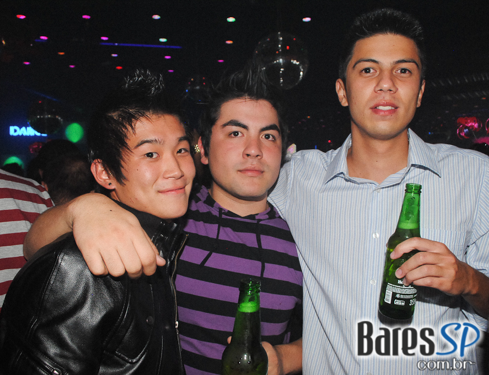 Saturday Night Fever no Akbar Lounge & Disco Saturday Night Fever no Akbar Lounge & Disco