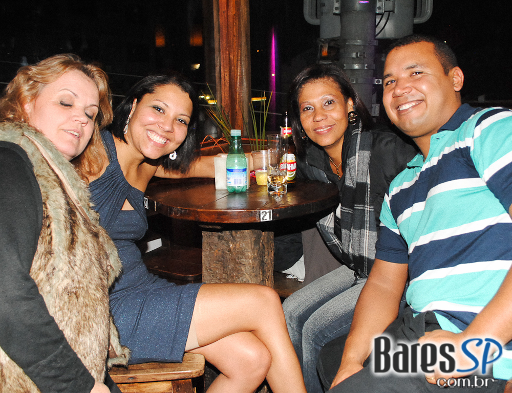 Saturday Night Fever no Akbar Lounge & Disco Saturday Night Fever no Akbar Lounge & Disco